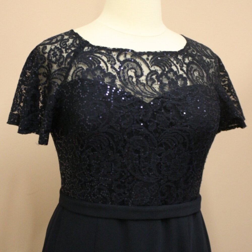 NWT Dessy Navy Long Crepe & Sequin Lace Flutter Sleeve Formal Dress Size 18 - Picture 3 of 4